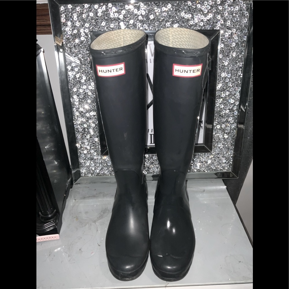 Tall adjustable black HUNTER boots